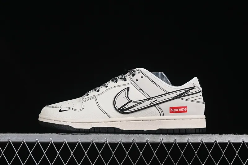 All Categories Nk SB Dunk Series Nk SB Dunk Low High-end Customized Low-top Shoes Nike SB Dunk Low Supreme Co-branded Graffiti Black Line Anniversary High-end Customized Low-top Casual Shoes JJ2508-560